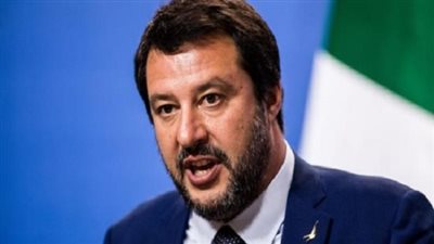 وزير الداخلية الإيطالى السابق يدفع 280 يورو 