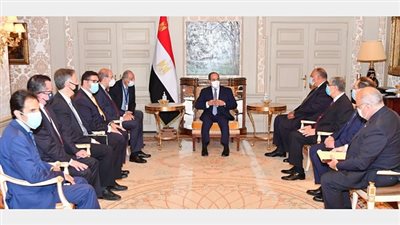 الرئيس السيسي يبحث التعاون المشترك مع وزيرا الطاقة والبيئة اليوناني