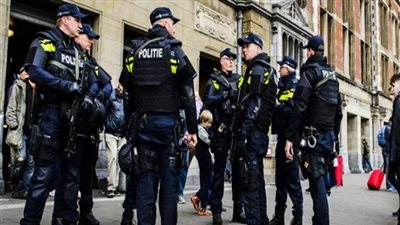 الشرطة الهولندية تحتجز شخصا على خلفية إطلاق النار على سفارة السعودية بلاهاى