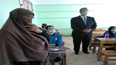 مدير التعليم العام بالسويس يتابع مدارس الصيانة الشاملة بالسويس