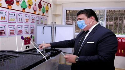 رئيس الهيئة الوطنية للإعلام يدلى بصوته في انتخابات النواب