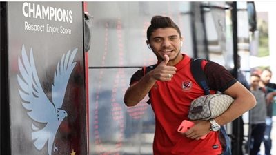إصابة محمد شريف لاعب الأهلى بفيروس كورونا