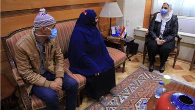 وزيرة التضامن تلتقى 