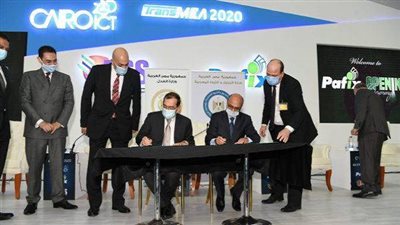 وزيرة التعاون الدولى تشهد توقيع عقود تطوير شبكات النقل الجماعى بـ1.6 مليار دولار