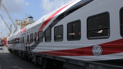 وزير النقل يعلن اعتزام السكة الحديد إدخال خدمة الواى فاى بالقطارات