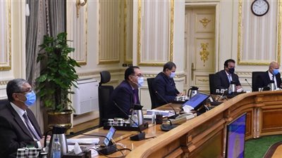 الحكومة تعلن تخفيض المصروفات الدراسية للطلاب الوافدين ببعض الجامعات