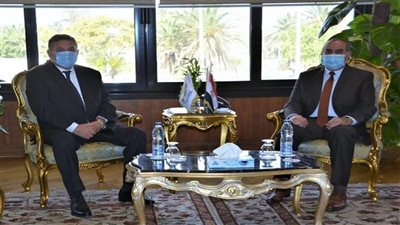 وزيرا الطيران وقطاع الأعمال يبحثان إقامة مشروع سياحي بأرض رأس جميلة بشرم الشيخ