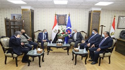 وزير التموين في السويس يعرب عن سعادته بالمشروعات التي تقام على أرض المحافظة 