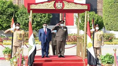 وزير الدفاع يبحث التعاون العسكري مع نظيره العراقي