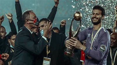 مجلس الأهلى يحتفل بفريق الكرة فى الجزيرة بعد التتويج الأفريقى