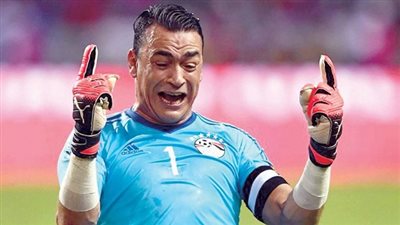 الحضرى يرقص بالشمروخ احتفالاً بتتويج الأهلى بلقب أفريقيا