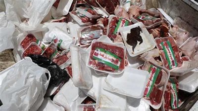 ضبط صاحب ثلاجة لحيازته سلع مجهولة ومنتهية الصلاحية بالقاهرة