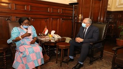 القصير يستقبل نظيرته بجنوب السودان ويبحث معها نتائج زيارتها لمصر