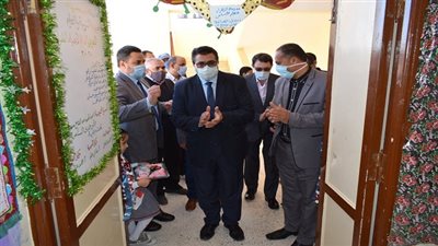 عقل يفتتح مسابقة المعرض الصحفي والإذاعة المدرسية على مستوى الجمهورية