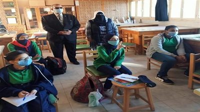 مدير التعليم العام بالسويس يواصل جولاته داخل مدارس المحافظة لمتابعة العملية التعليمية