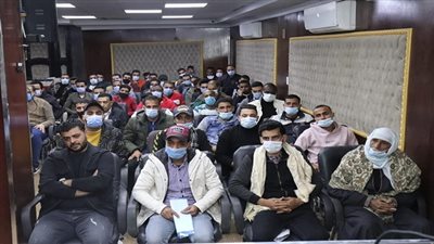  مستقبل وطن يواصل زياراته لشركات السويس ويعيين 50 شاب بأحدى شركات النسيج