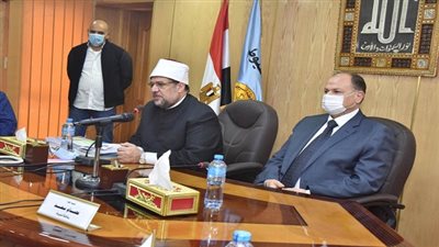 بحضور محافظ أسيوط.. وزير الأوقاف يلتقي ممثلي الكنائس والطوائف ضمن مبادرة 