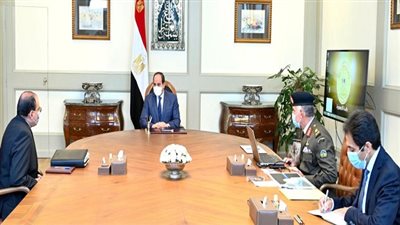 الرئيس السيسي يوجه بإنشاء منظومة مراكز الخدمات المتكاملة لشبكة الطرق والمحاور
