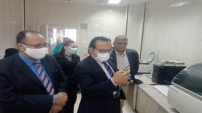 وكيل صحة السويس وعميد كلية الطب يتابعان سير العمل بالمستشفى العام والحميات