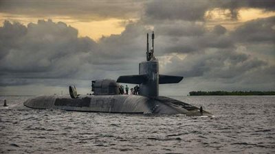 البنتاجون يعلن عبور غواصة نووية أمريكية لمضيق هرمز