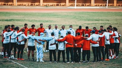 عبر الفيديو كونفرانس.. اجتماع طارئ للاعبي النادي الأهلي 