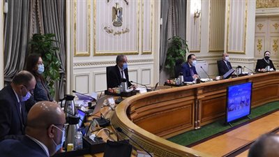 وزير الاتصالات يستعرض تقريرا حول مشروع منصة 