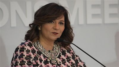 وزيرة الهجرة: 