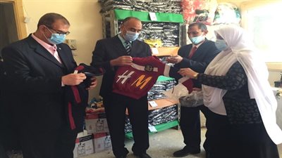 الفولي والسروي يفتتحان المعرض الخيري للمشاركة المجتمعية بالسويس 