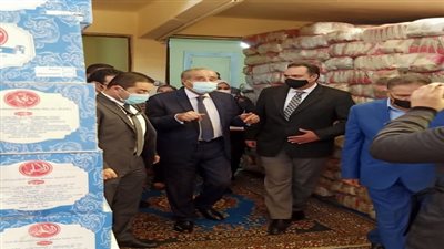 وزير التموين يتفقد مخزن فرع جملة الساحل  
