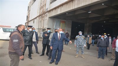 محافظ القليوبية يتابع التزام المواطنين بقرارات مجلس الوزراء لمواجهة فيروس كورونا