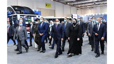 الرئيس يفتتح معرض تكنولوجيا تحويل المركبات للعمل بالطاقة النظيفة
