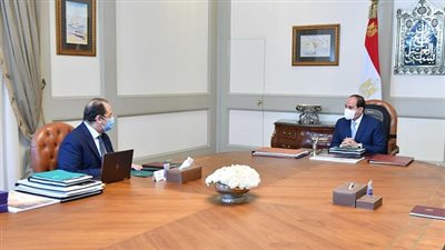 الرئيس عبد الفتاح السيسي يجتمع برئيس المخابرات العامة