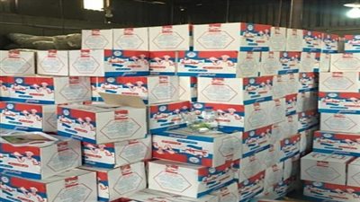 ضبط مصنع بالقاهرة لتعبئة زيوت الطعام بدون ترخيص بمكونات مجهولة المصدر