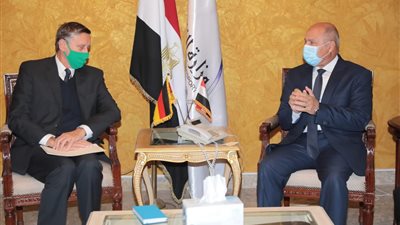 وزير النقل يستقبل السفير الالماني بالقاهرة لبحث تدعيم التعاون بين الجانبين 