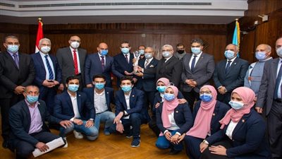 رئيس جامعة طنطا ومحافظ الغربية يكرمان عباقرة الجامعات المصرية