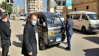 توقيع الغرامة على اكثر من 100 مخالف لعدم ارتداء الكمامة وغلق 3 مطاعم بالبحيرة 