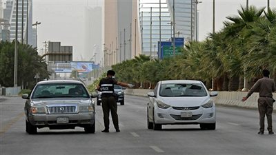 السعودية تلوح بإعادة 