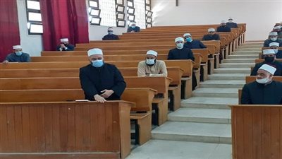 تدريب 50 أماماً وخطيب بمقر كلية الآداب بجامعة السويس