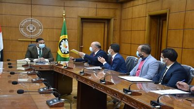 محافظ الدقهلية يلتقي بمساعد وزير التموين والوفد المرافق له بديوان عام المحافظة 