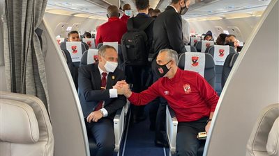مصر للطيران تستقبل بعثة النادى الأهلى على متن رحلة خاصة