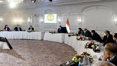 رئيس الوزراء يلتقي رؤساء اللجان النوعية بمجلس النواب