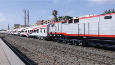 الحكومة: الحبس سنتين للباعة الجائلين بالقطارات دون تصريح