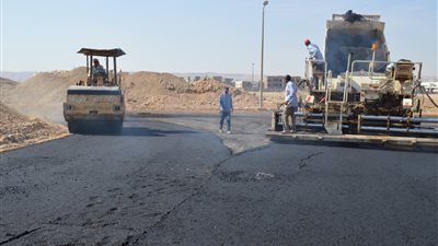 النقل تعلن تطوير وصيانة 5000 كم من شبكة الطرق بتكلفة 15 مليار جنيه