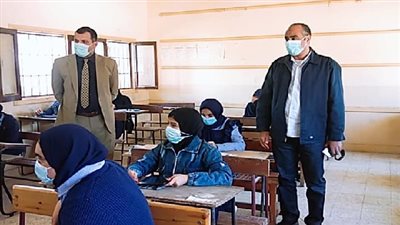 مدير تعليم السويس يتابع إمتحانات الفصل الدراسي الأول 