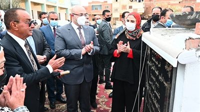 وزيرة التضامن الاجتماعى تضع حجر الأساس لمجمع المستقبل فى بنى سويف