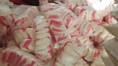 ضبط 18 طن سكر تموينى مدعم داخل مخزن ومصنع 