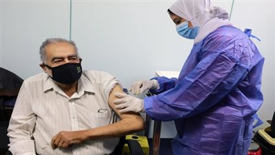 تفاصيل تطعيم الصحة لكبار السن وأصحاب الأمراض المزمنة ضد كورونا