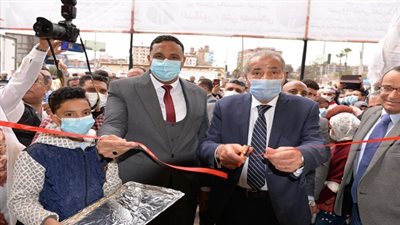 بالصور.. محافظ الدقهلية ووزير التموين يضعان حجر اساس المنطقة اللوجستية ويفتتحان مشروعات تموينية مطورة
