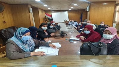   الأمومة بالسويس تجتمع للتأكيد علي متابعة الحالات الصحية للسيدات الحوامل 