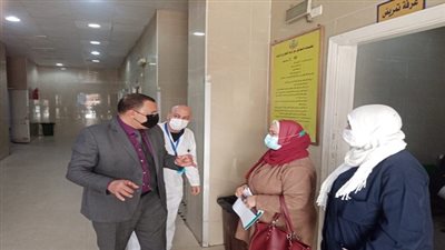 الحفناوى يتفقد أقسام الطوارئ بمستشفى السويس العام